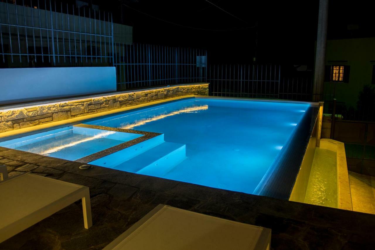 קאטו דרטסו The Hill House Villa מראה חיצוני תמונה
